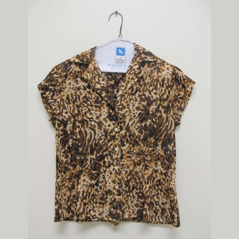 Liz Claiborne STUDIO Short Sleeve Button front Top